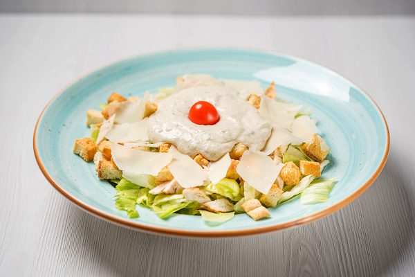 Salata caesar