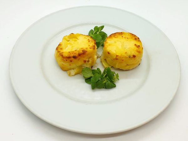 Cartofi gratinati cu rosii si mozzarella