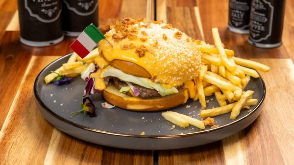 Signore burger+cartofi pai prajiti